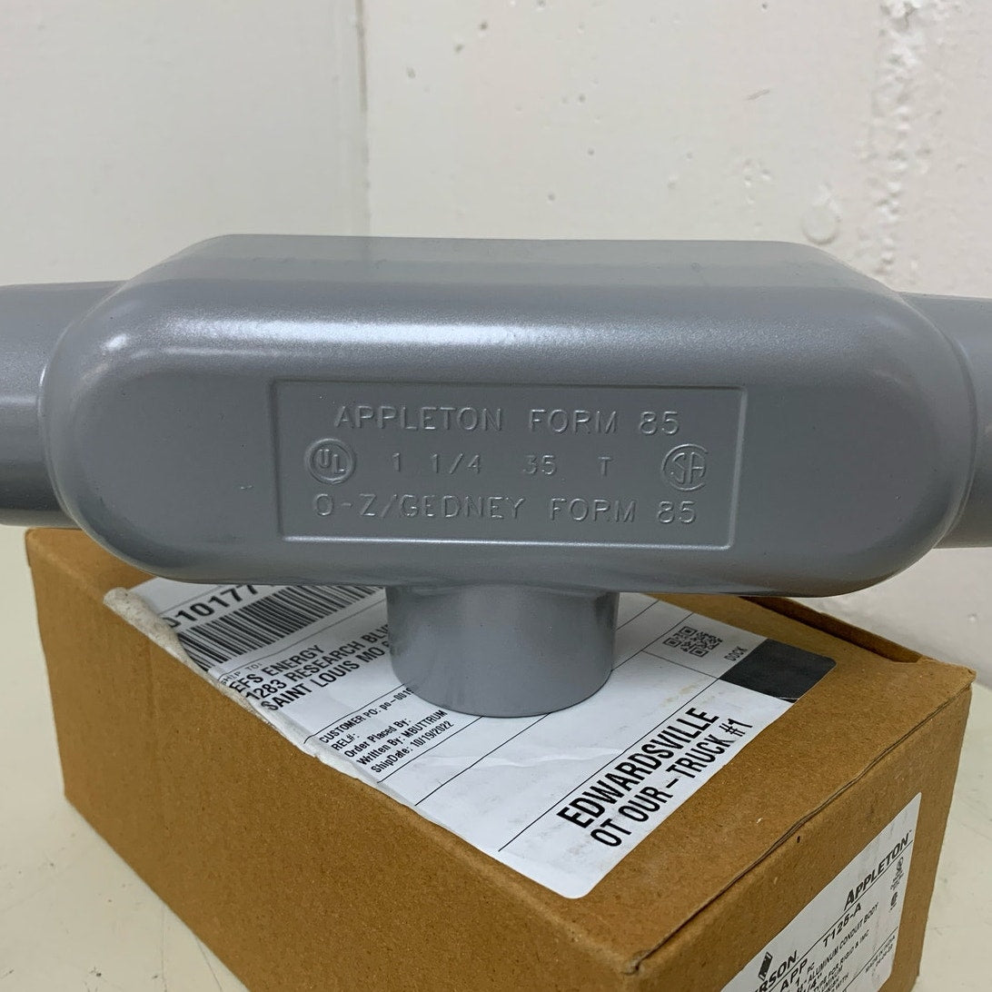 New In Box Emerson T125-A Form 85 1.25" Aluminum T Conduit Body