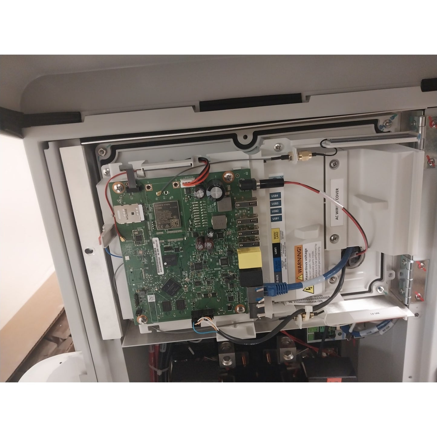 New Sunpower SunVault Hub+ PVD Solar Module System Controller