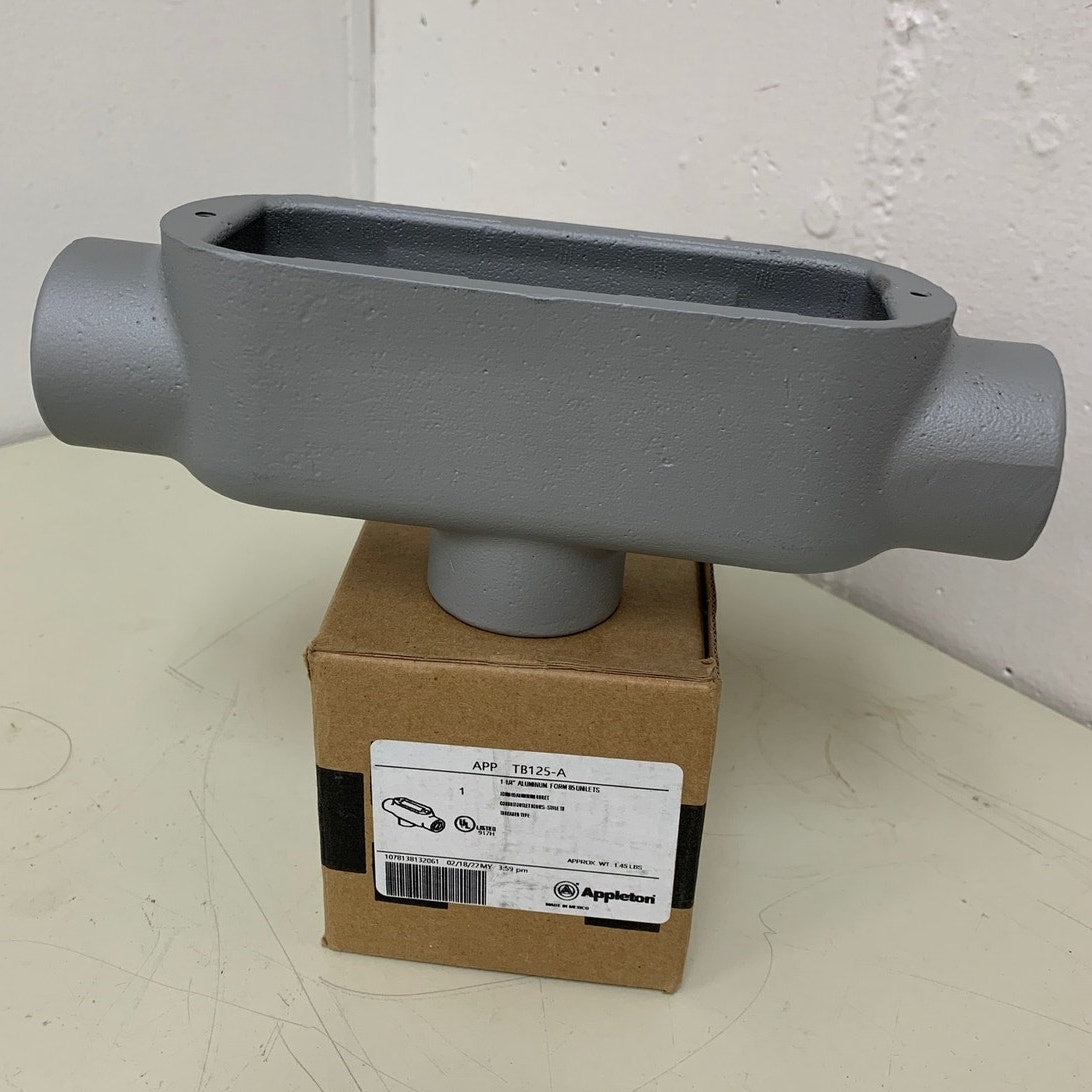New In Box Appleton T125-A Form 85 1.25" Aluminum T Conduit Body