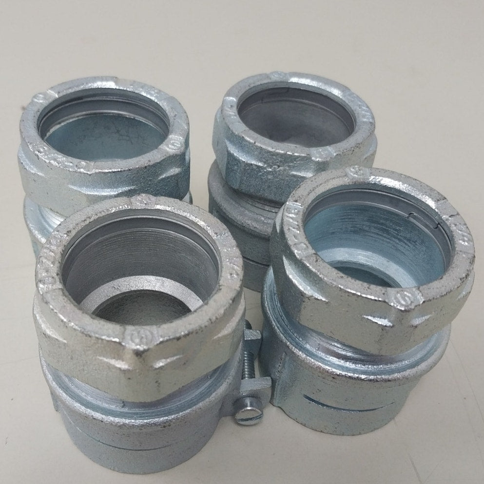 4 New 1.5" Squeeze Throat Metal Conduit Connectors Open Box