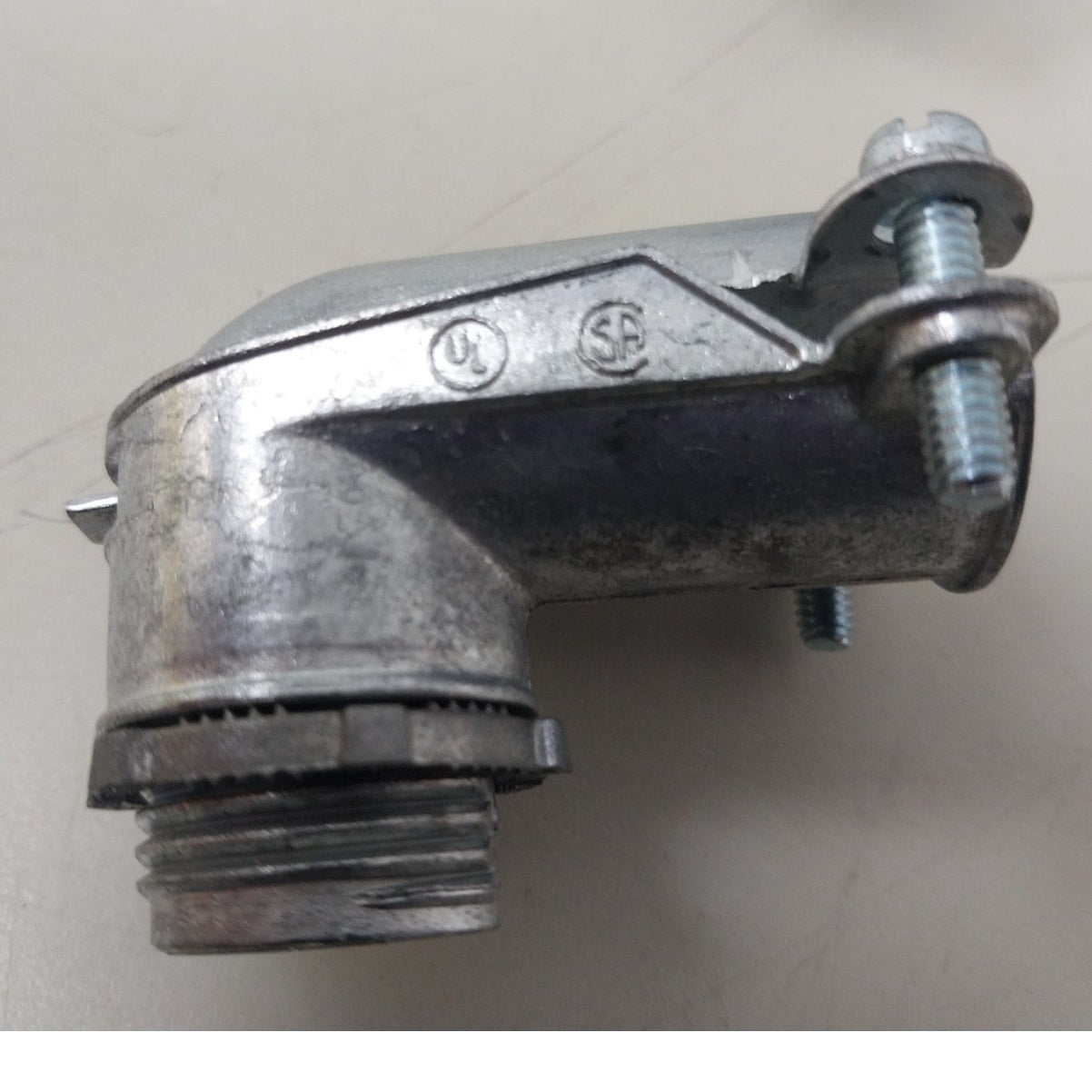 10 New 1/2" 90 Degree Angle Squeeze Type Flex Connectors - Open Box