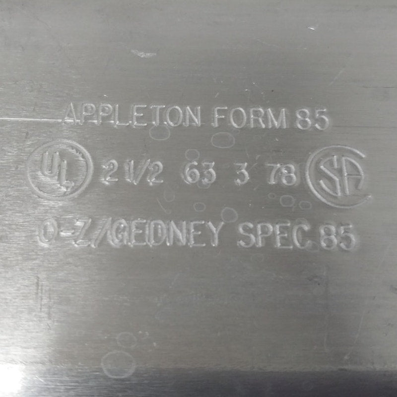 2 New Appleton 85 2.5" 0/7 Gedney Spec 85 Aluminum Conduit Covers