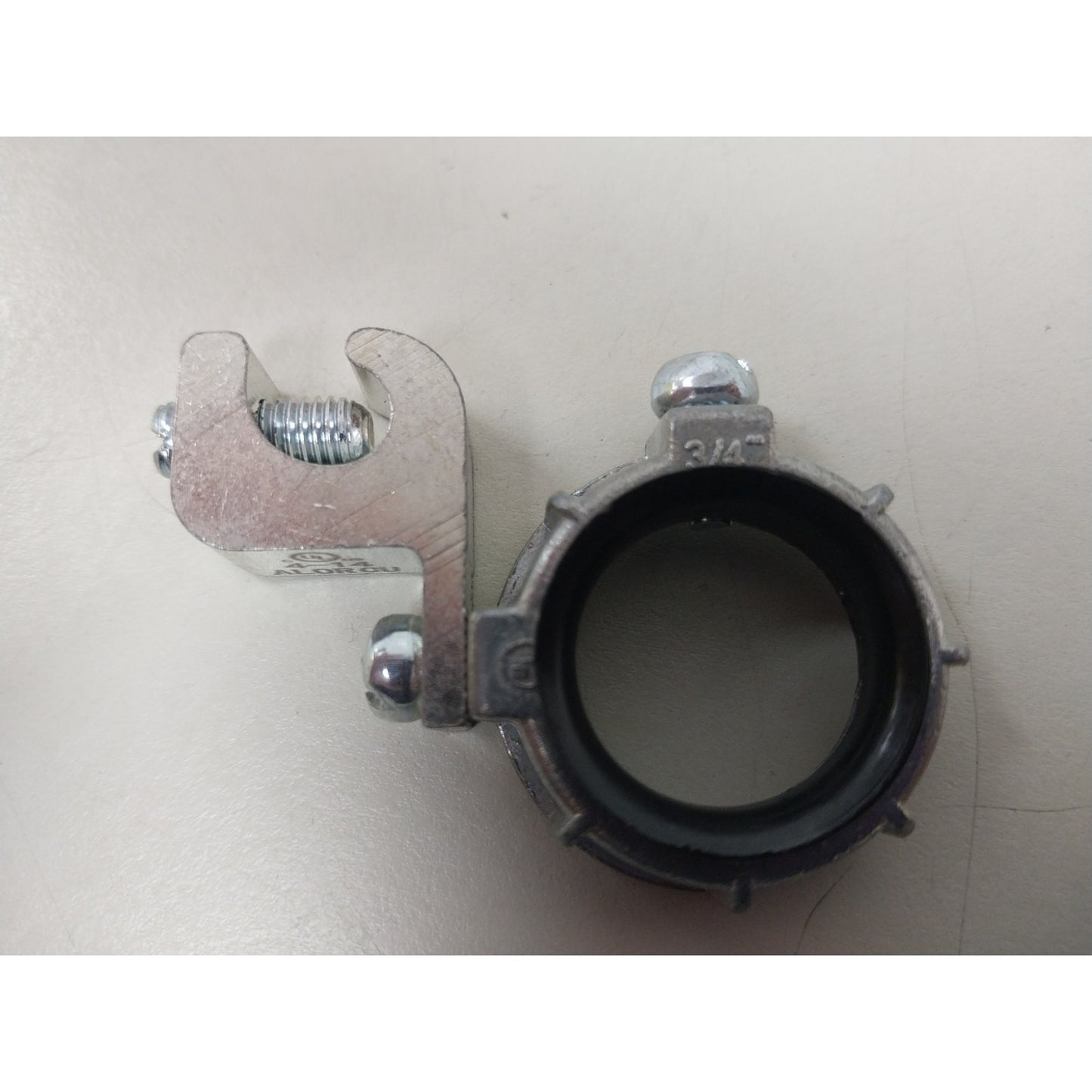 10 New Grounded Insulated 3/4" Zinc Metallic Grounding Bushings