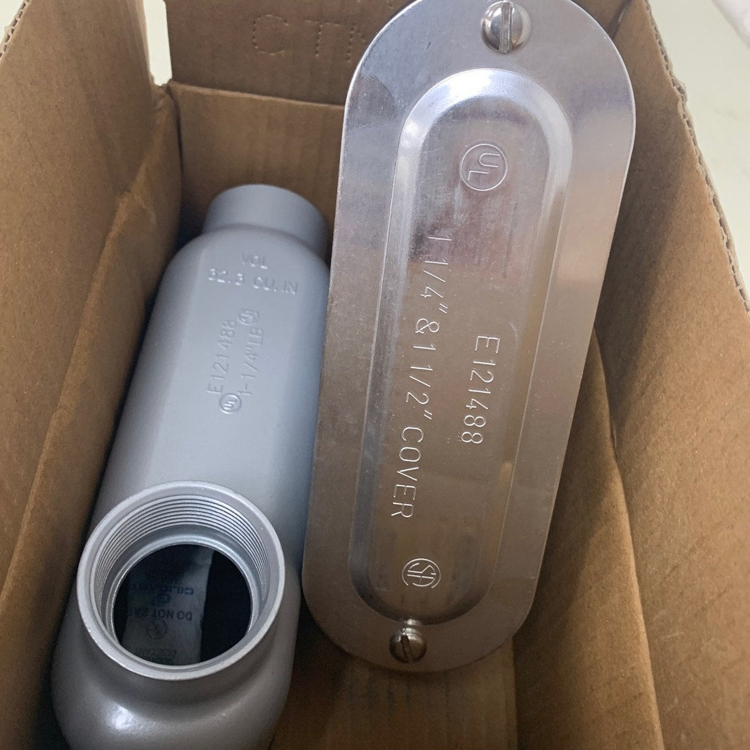 2 New In Box Eaton LB45-CGN 1.25" Aluminum LB Conduit Body With Cover & Gasket