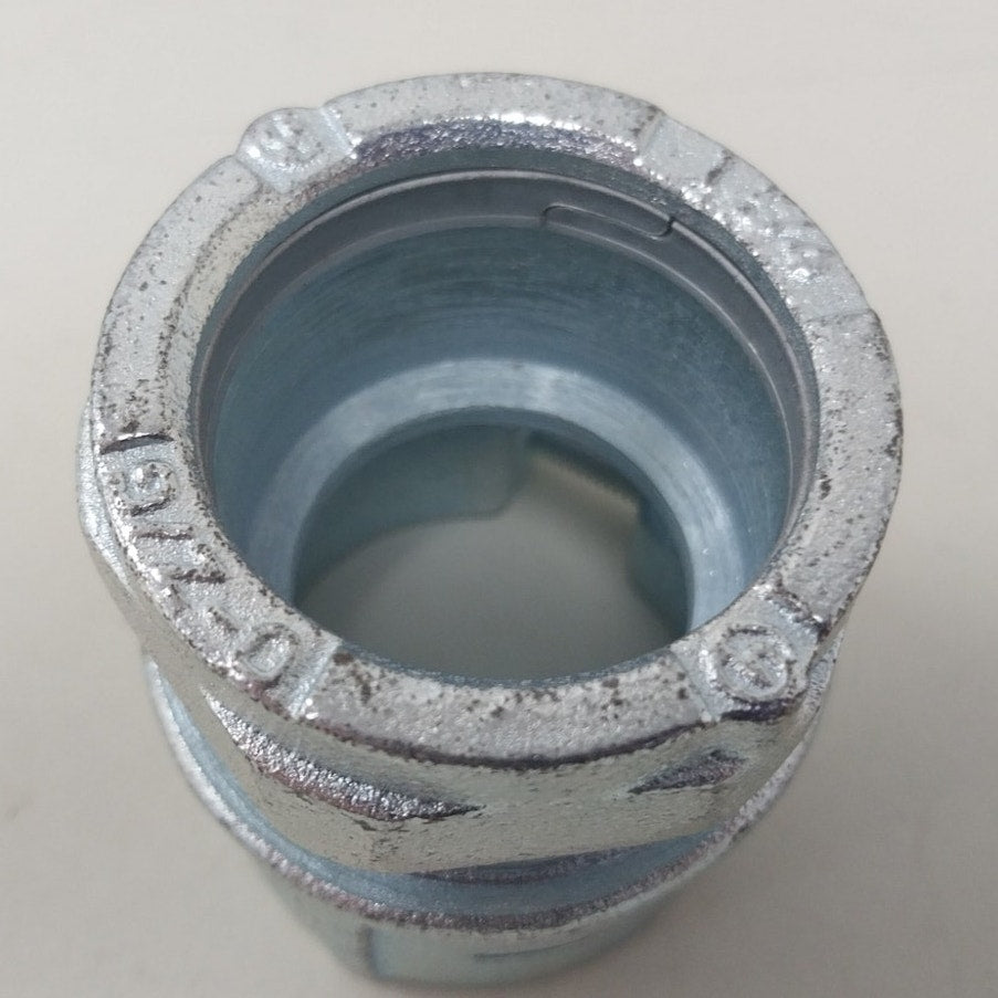 4 New 1.5" Squeeze Throat Metal Conduit Connectors Open Box