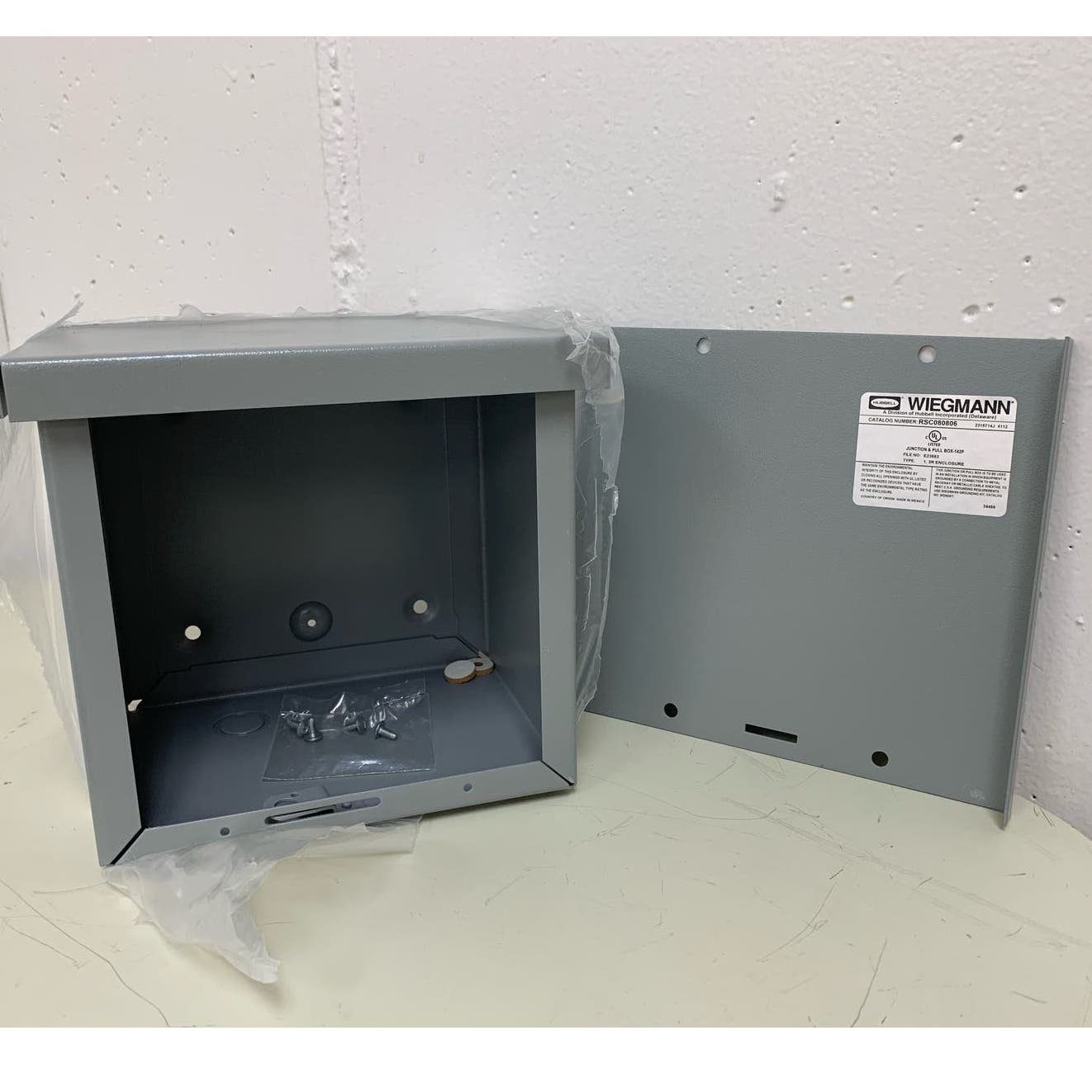 New Hubbell Wiegmann RSC080806 Metal Junction & Pull Box 1,3R Enclosure