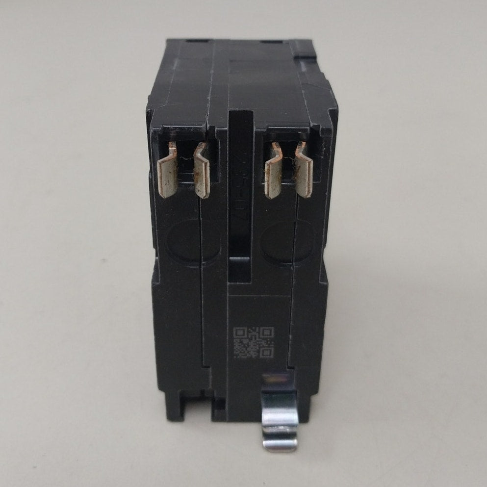 New Square D 20A 120/240V 10KA QO240 Circuit Breaker - Open Box