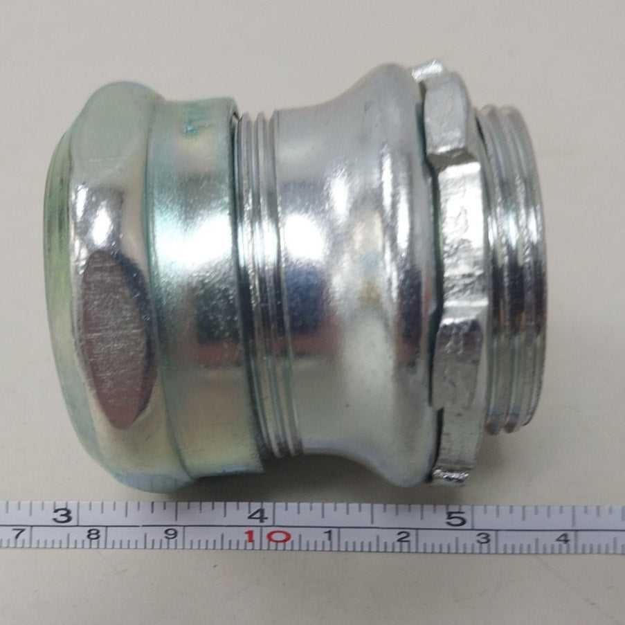 6 New 1.25" Raintight EMT Connectors - Open Box