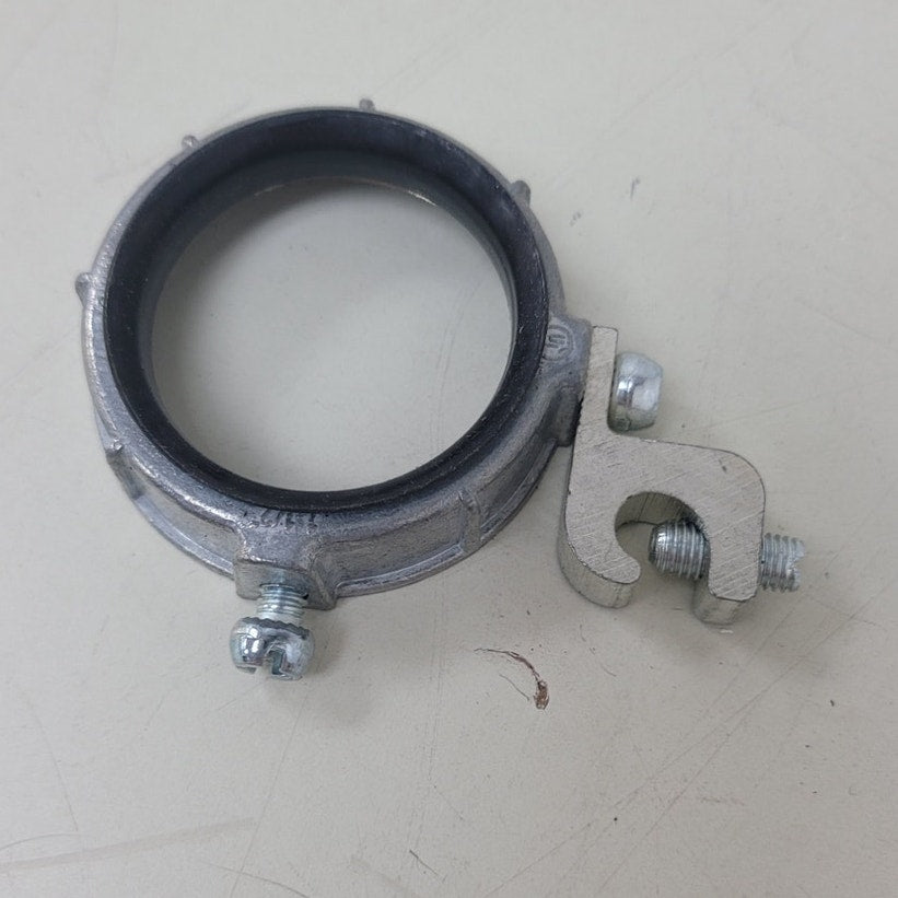 6 New Grounded Insulated 1.5" Zinc Metallic Grounding Bushings