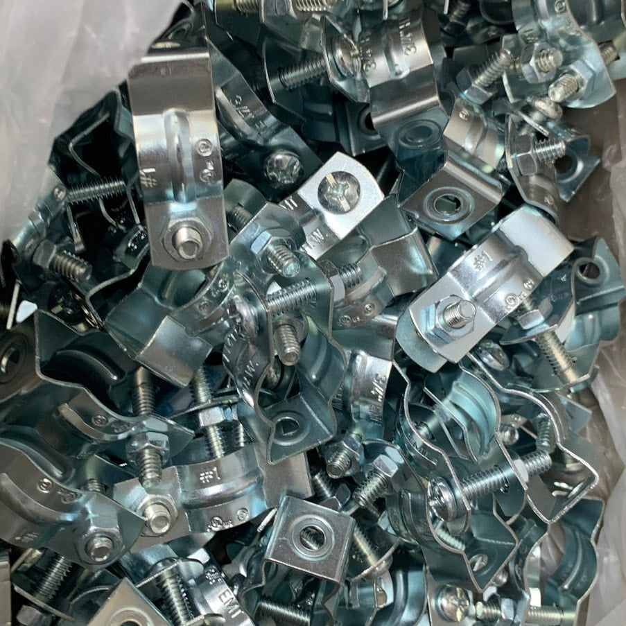 100 New In Box Eaton 1B 3/4" Rigid & Thinwall Metal Conduit Hangers
