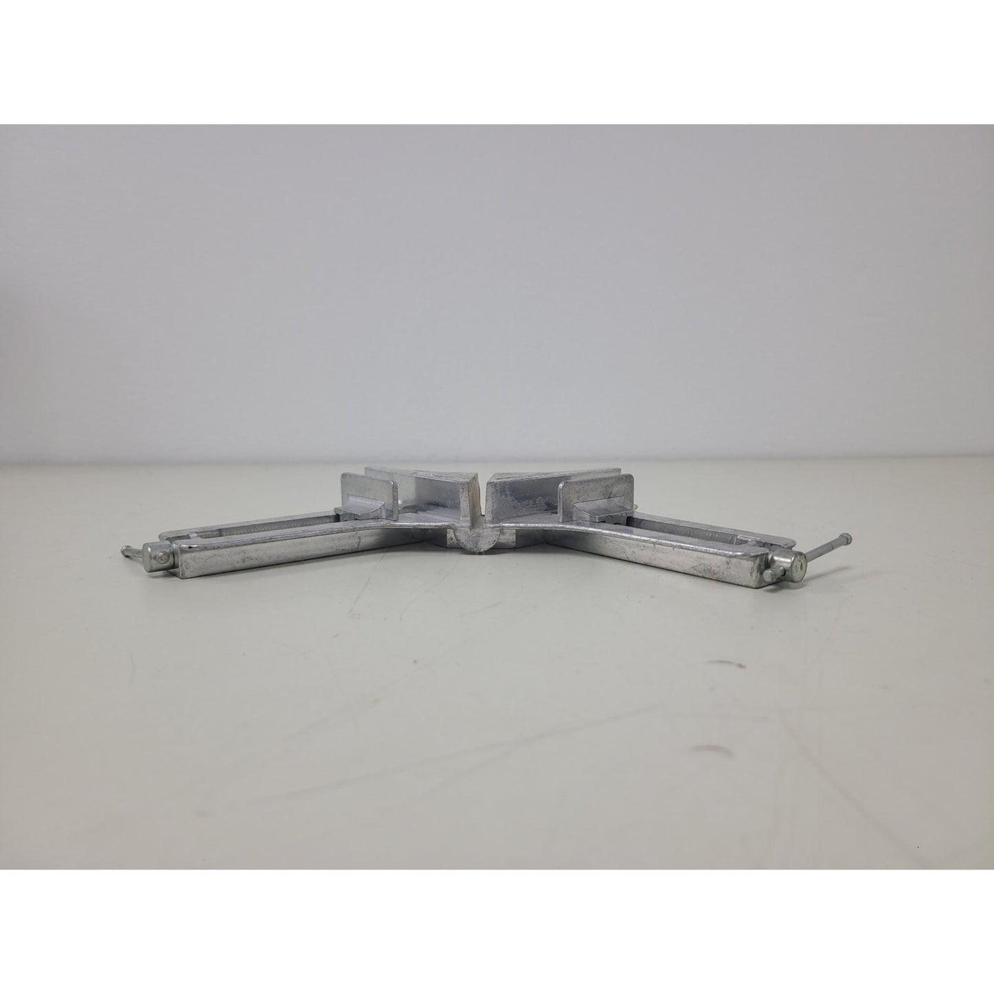 Lot of 2 Pony Np 9166 Silver 90 Degree Corner Picture Frame Clamps