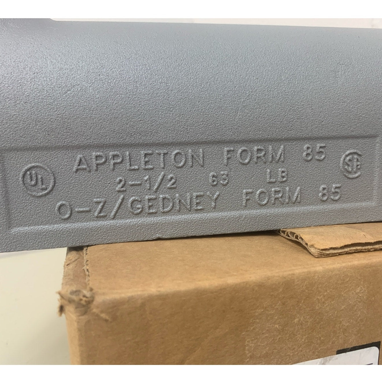 New Appleton Form 85 2.5" Gedney Form LB Metal Conduit Lid Gasket Screws Set