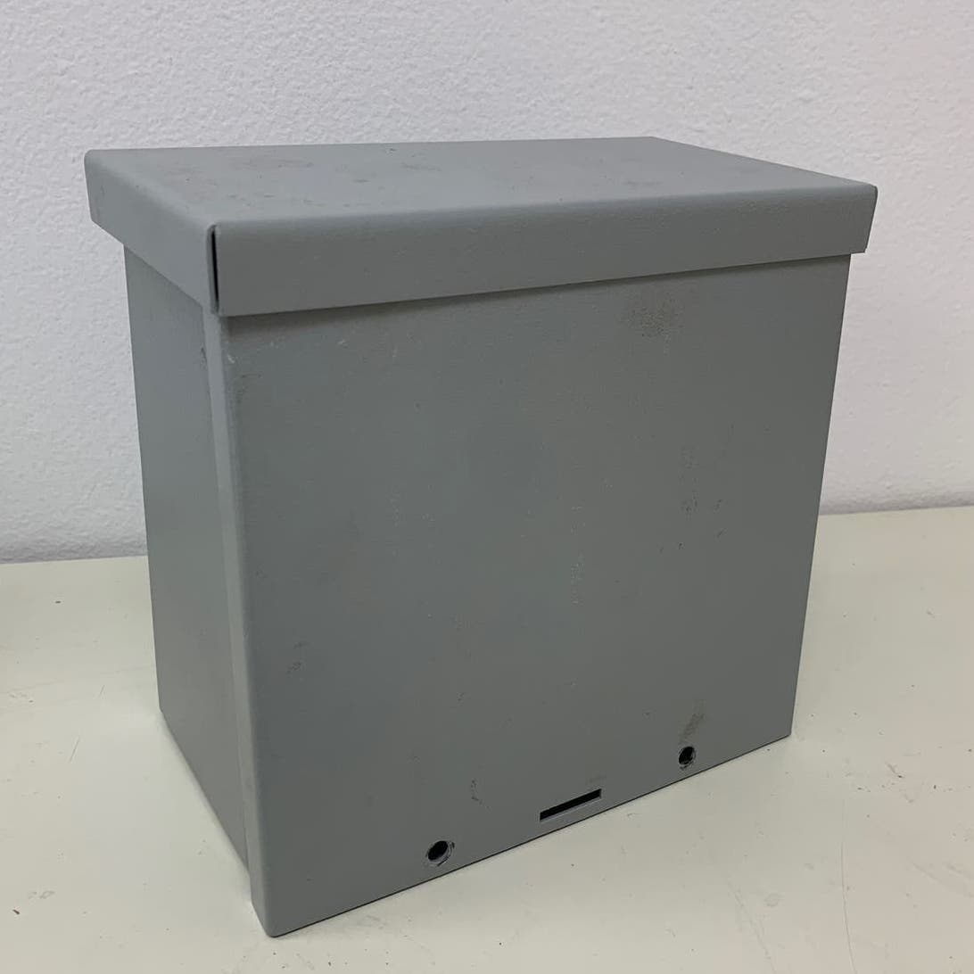 Hubbell Wiegmann RSC080804 Metal Junction & Pull Box 1,3R Enclosure VG Condition