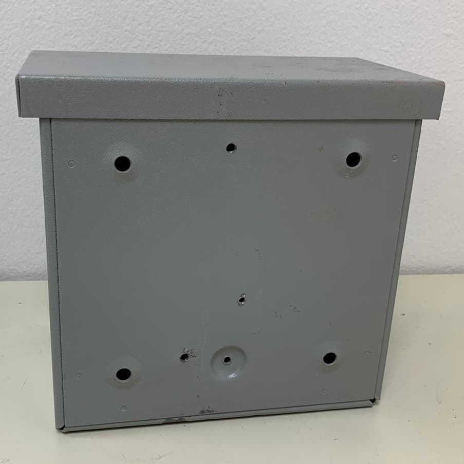 Hubbell Wiegmann RSC080804 Metal Junction & Pull Box 1,3R Enclosure VG Condition