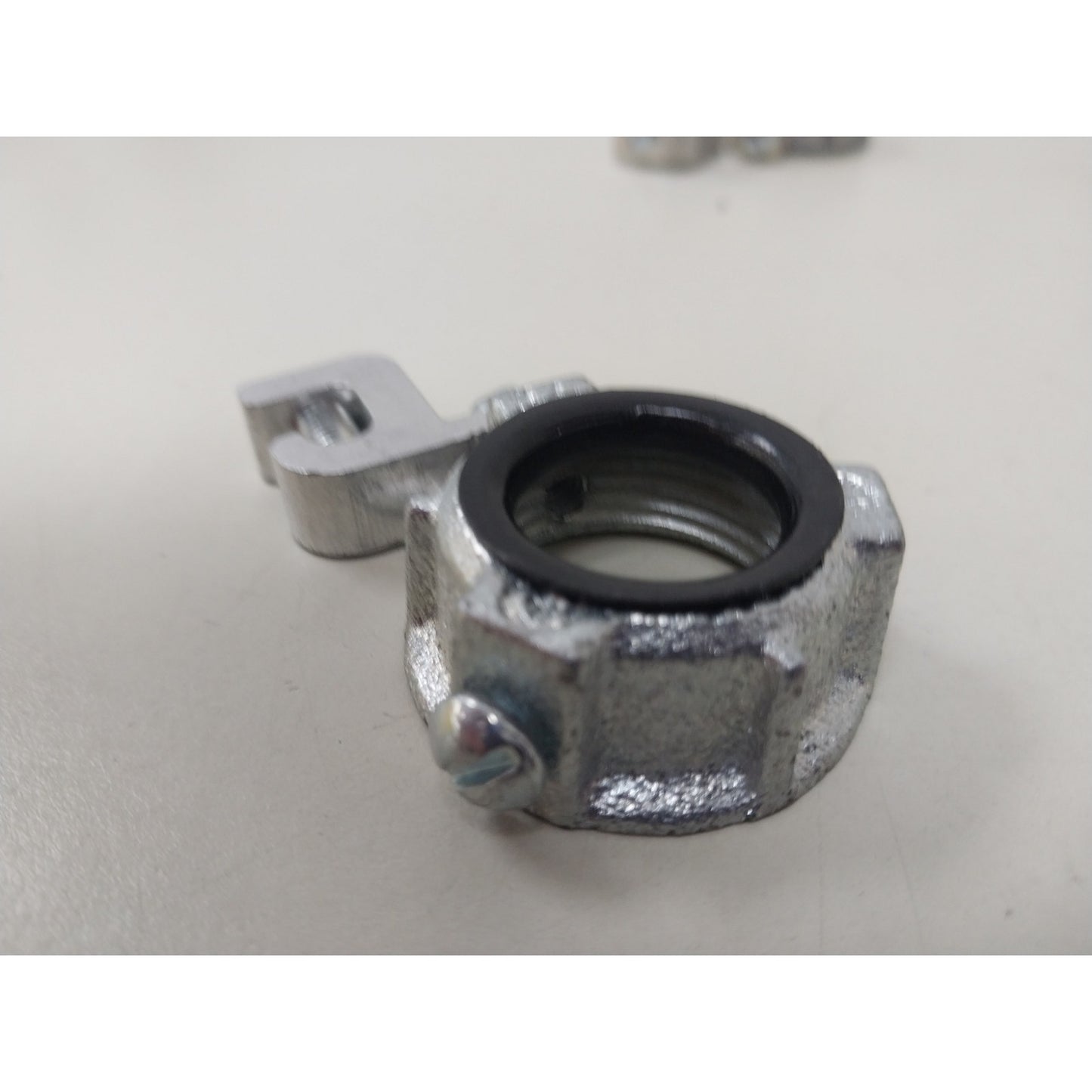10 New Grounded Insulated 3/4" Zinc Metallic Grounding Bushings