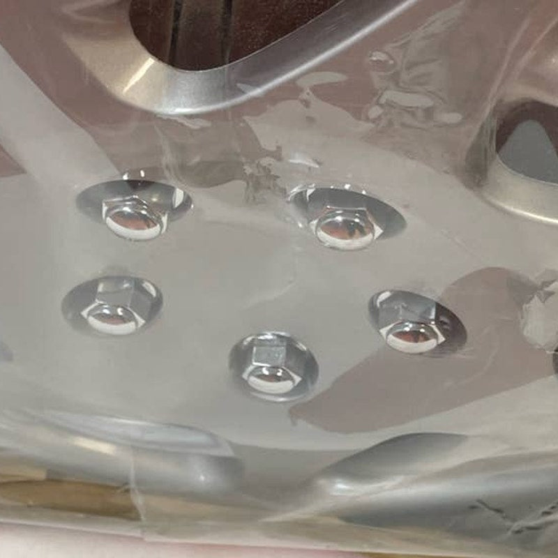 New NIB Four Trophy 17" Clear Coat Finish Silver Snap On Wheel Covers 96903